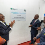 Le président gabonais Brice Clotaire Oligui Nguema et Akinwumi Adesina inaugurent une station de pompage pour le Grand Libreville