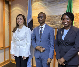 Le Botswana et la Banque africaine de développement réaffirment leur partenariat stratégique pour stimuler l’industrialisation portée par le secteur privé