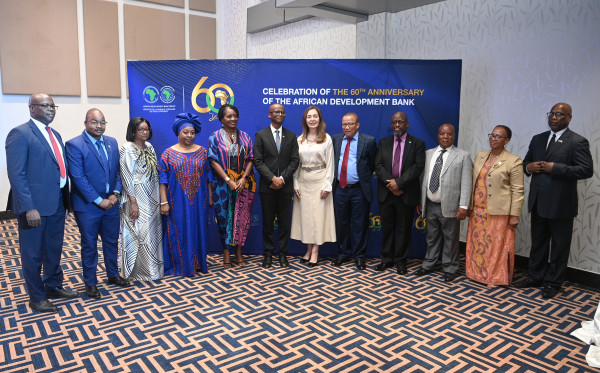 Le vice-président du Botswana Ndaba Nkosinathi Gaolathe, rend hommage aux 60 ans d’action de la Banque africaine de développement et appelle à une Afrique résiliente sur le plan économique