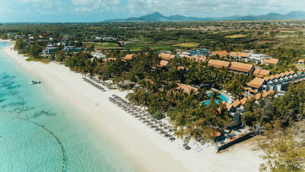 Radisson Hotel Group renforce sa présence dans l’océan Indien avec l’ouverture du Crystals Beach Resort Belle Mare, membre de Radisson Individuals