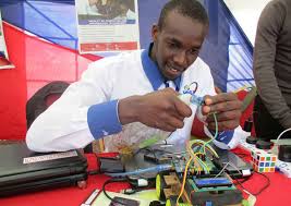 Kenya : Invention d’un détecteur d’alcoolémie pour réduire les accidents