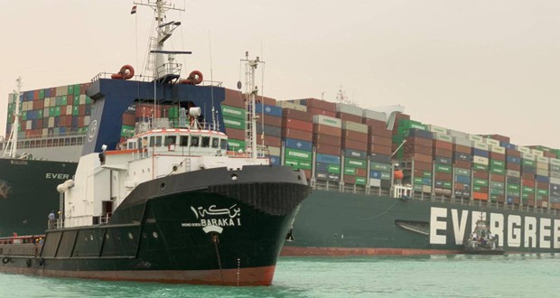 Égypte: Le canal de Suez bloqué par un porte-conteneurs japonais